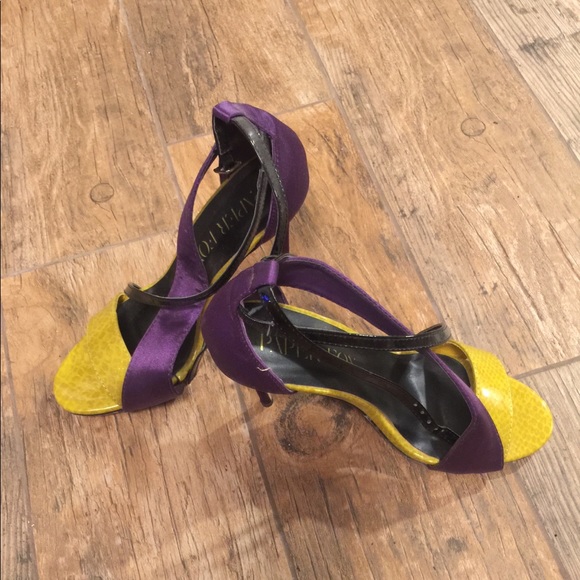 shoedazzle purple boots